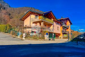 Elegante villa bifamiliare