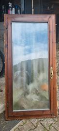 finestra in legno
