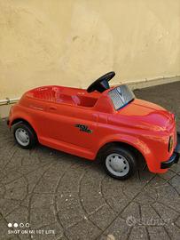 Bella Fiat 500 a pedali Toys Toys autorizzata Fiat