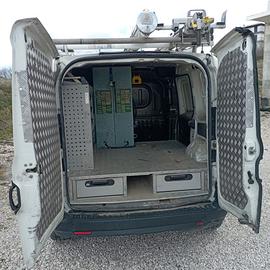 Allestimento officina mobile 