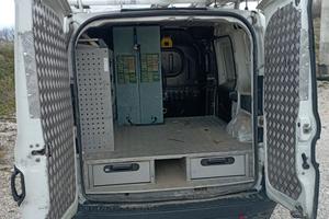 Allestimento officina mobile 