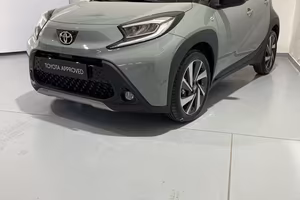 Toyota Aygo X 1.0B (72 CV) Lounge S-CVT
