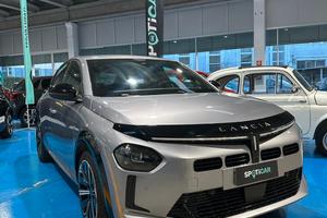 Lancia Ypsilon Hybrid e-DCT LX