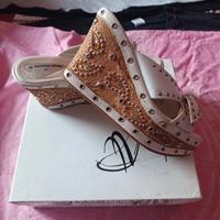 sabot bianchi donna con borchie e perline