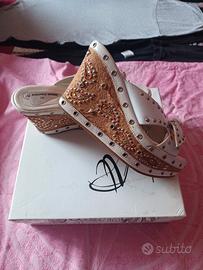 sabot bianchi donna con borchie e perline