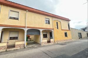 Villetta bilivelli in zona servitissima