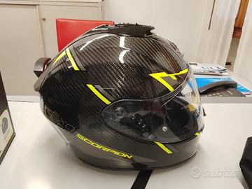casco in carbonio nuovo