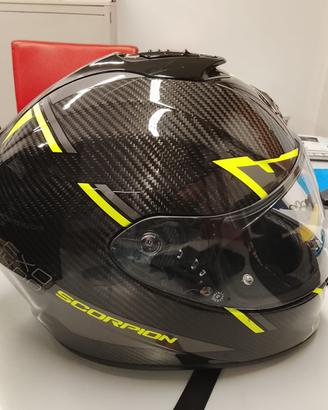casco in carbonio nuovo