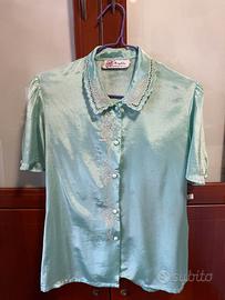 Blusa verde menta con collo in pizzo