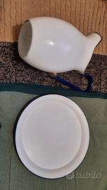 Caraffa e vassoio smaltati