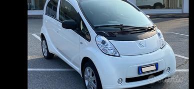 PEUGEOT  IOn   2019  Pari al nuovo