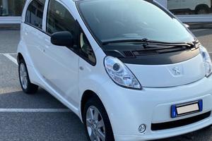PEUGEOT  IOn   2019  Pari al nuovo