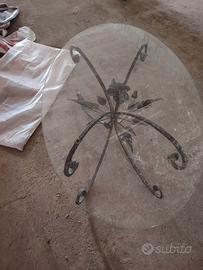 Tavolo da salotto ovale in vetro e ferro battuto