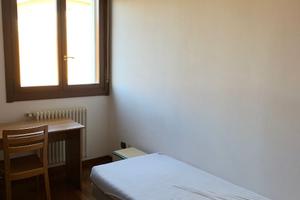 STANZA in appartamento moderno (fine Aprile)