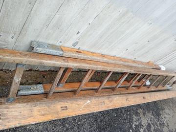 scale in legno all'italiana. 