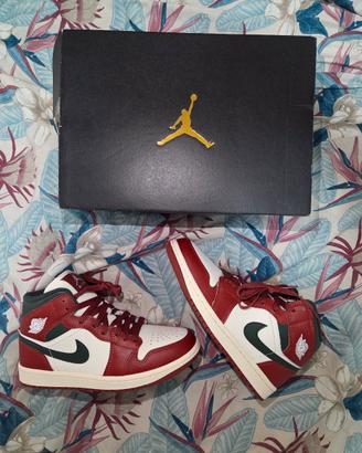 Air Jordan 1 Mid Rosse Verdi 38
