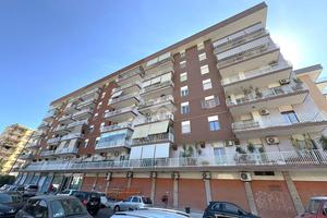6 LOCALI A BARI