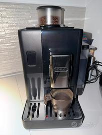 Rivelia De Longhi macchina caffè automatica