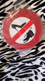 cartello divieto di scarpe, nuovo sigillato, 25cm