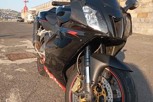 Aprilia RSV 1000 r 