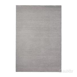 Tappeto grigio chiaro come nuovo