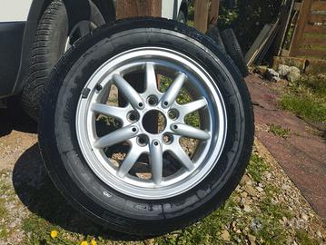 cerchio in lega 15" e gomma