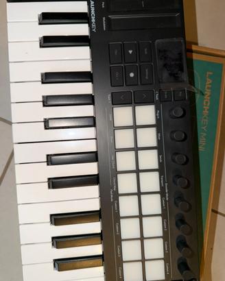 Novation Launchkey Mini MK4