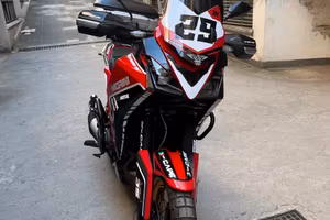 Moto Morini X-Cape 649 gold wheels edition