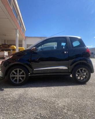 Macchina Ciclomotore AIXAM 50cc Nera, patente AM