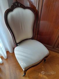 Poltrona in noce antica