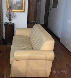 Divano letto in pelle – zona Tavagnacco (UD)