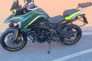 Benelli trk 702 x