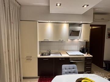 Cucina completa di elettrodomestici