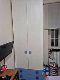 Armadio due ante comodino e libreria