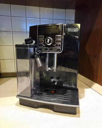 Macchina da caffè in chicchi