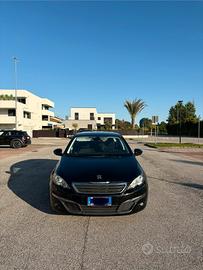 Peugeot 308 station wagon nera