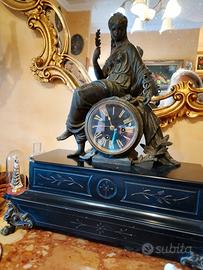 Antico orologio da camino 