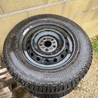 Gomme al 90%, con cerchi in ferro