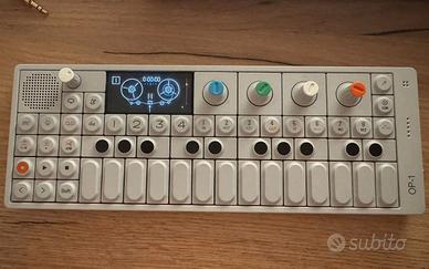 Sintetizzatore Teenage Engineering OP-1.