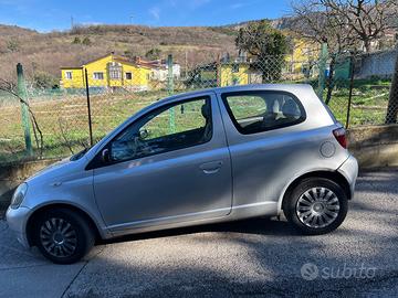 TOYOTA YARIS 2001