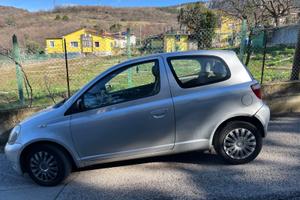 TOYOTA YARIS 2001