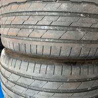 Pneumatici 255/40r19