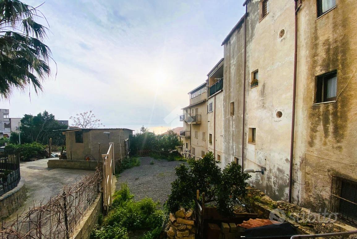 3 LOCALI A PAOLA - Altro