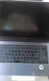 HUAWEI MateBook D 15 - tastiera e schermo
