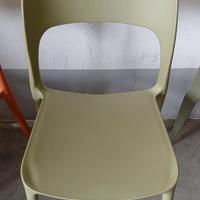 sedie polipropilene verde ma anche in bianco  o gr