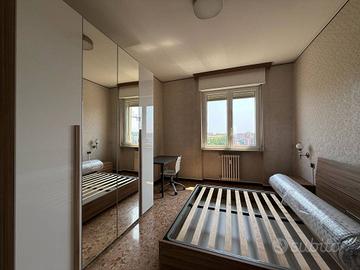 Stanza in appartamento di 113 m² a Milano