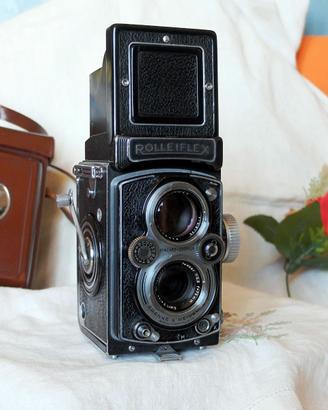 Rolleiflex 3,5 B - Tessar 75/3,5 con custodia.