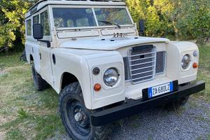Land Rover Defender 109 Station Wagon 9 posti