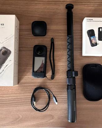 Insta360 X3 360 Action Cam + accessori