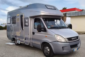 Camper semi-integrale AZ System Iveco 3000cc TDI